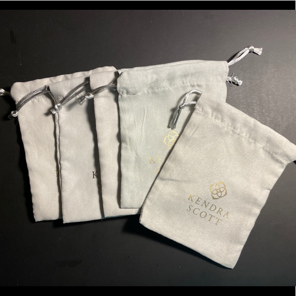 KENDRA SCOTT Jewelry Gift / Protective Pouches and Earring Display Cards